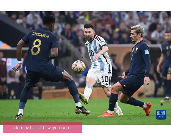 阿根廷世界杯卫冕表现稳健，展现出强大竞争力与团队合作精神